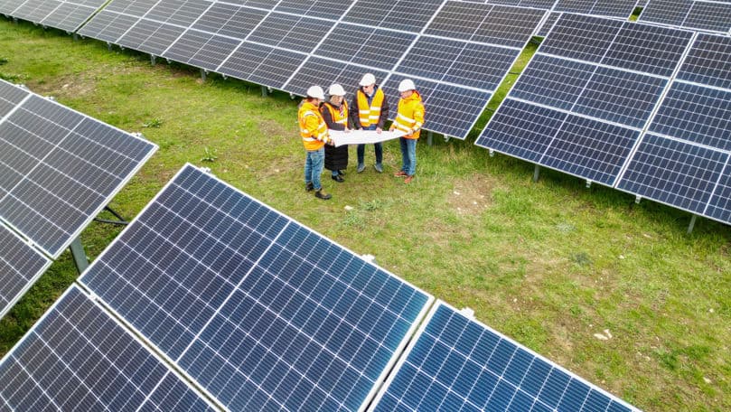 Guvernul a aprobat construirea unei centrale fotovoltaice pe 18 hectare