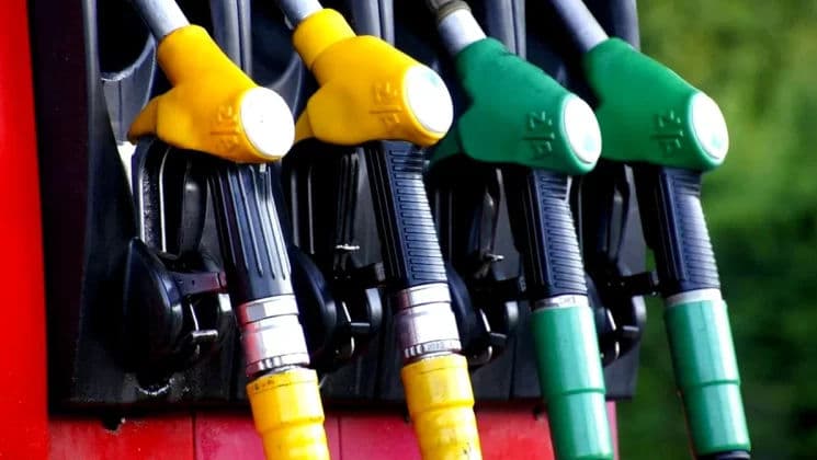 Carburanții, mai scumpi în weekend: ANRE a stabilit noile prețuri plafon