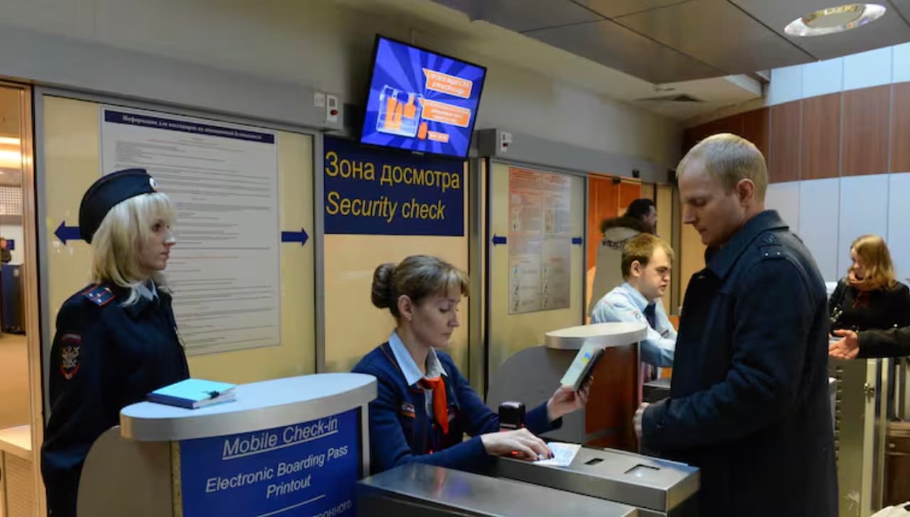 Bulgaria nu va mai elibera vize Schengen cu intrări multiple pentru cetățenii ruși. Măsuri similare ar putea fi luate împotriva cetățenilor din Belarus