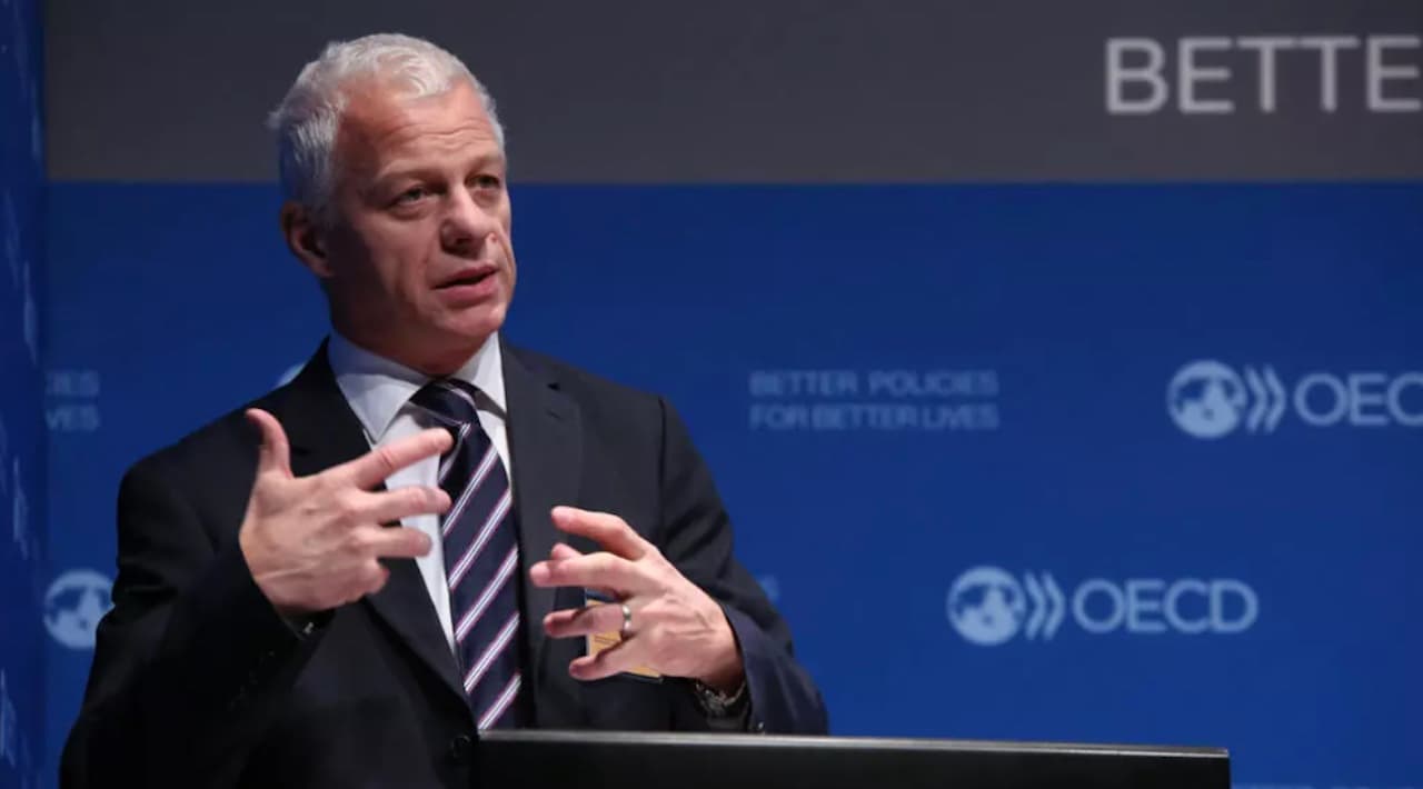 RFI/ Fratele comisarei Kos reacționează la speculația despre un conflict de interese ce l-ar viza: Campanie împotriva președintei și integrării europene