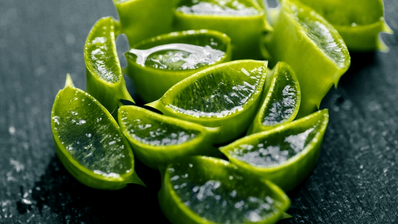 Mitul frumuseții „naturale”: De ce eticheta verde nu înseamnă neapărat mai bun