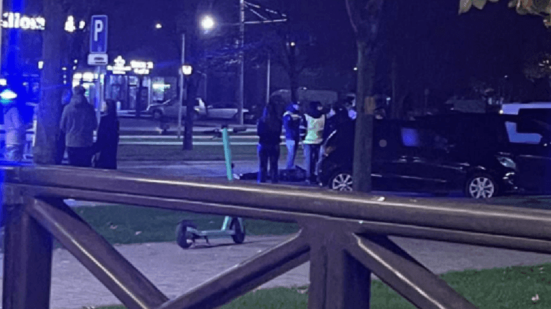 (video) Un băiat de 19 ani, lovit de o Skoda pe o trecere de pietoni de la Ciocana: Tânărul, transportat la spital